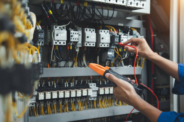 Best Affordable Emergency Electrician  in Centerville, IA